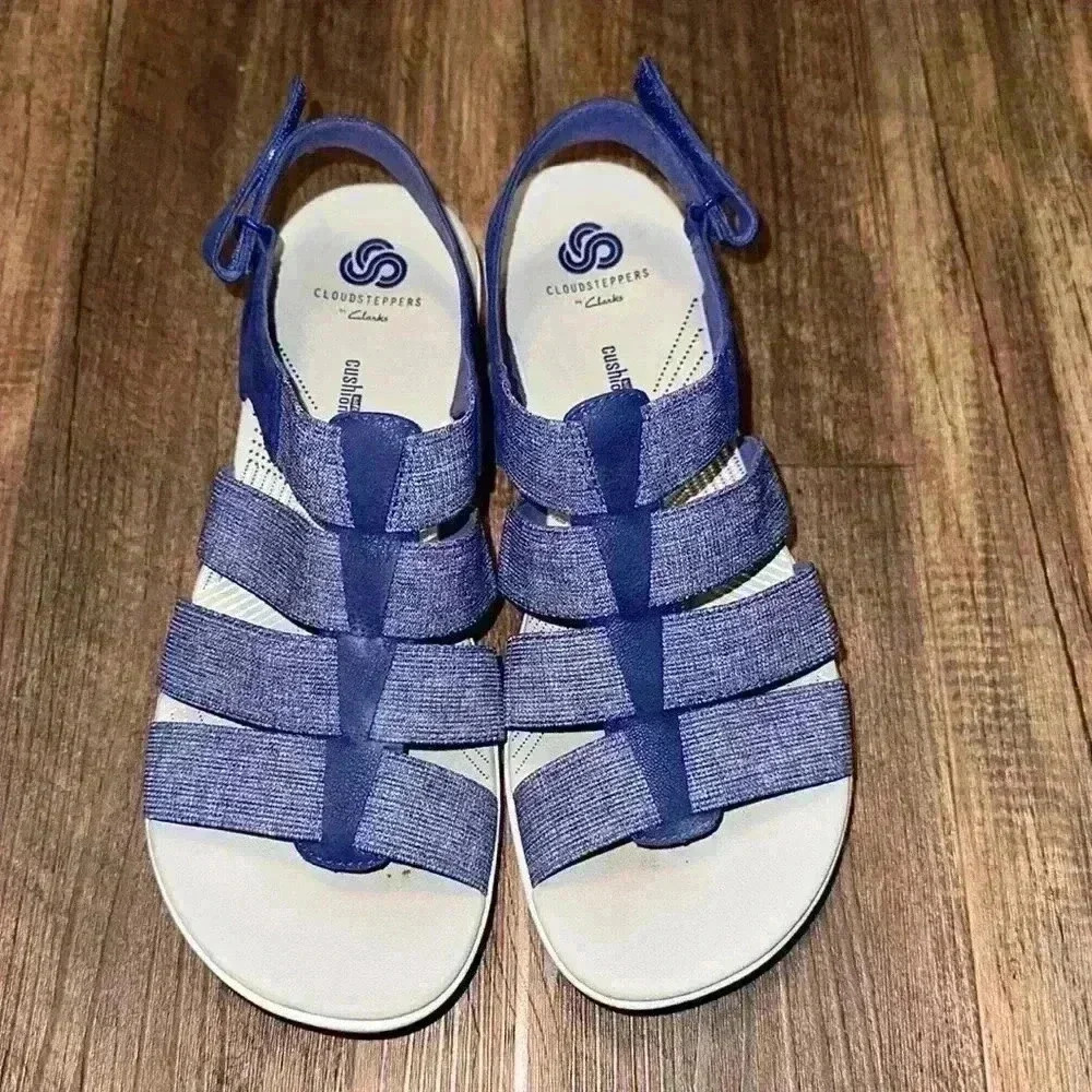 Cloudsteppers by Clarks Arla Shaylie Purple Sandals size 7.5 W Like New